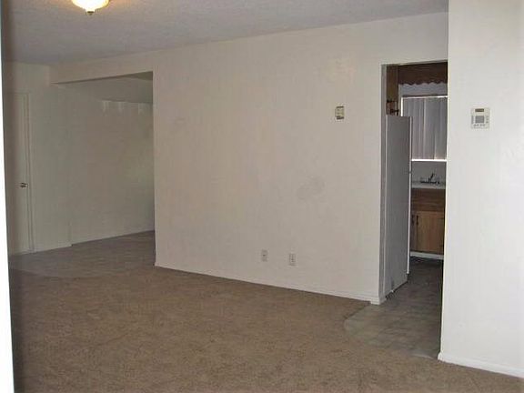 4th image of 25535 Eaton St
