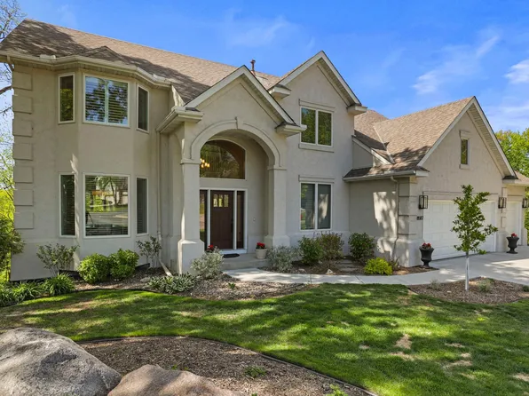 8587 Summit Oaks Bay, Savage, MN 55378