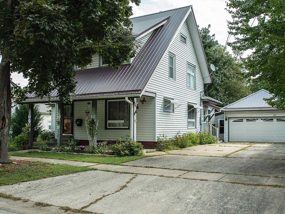 1st image of 409 1st St SE