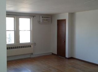 603 Lincoln Ave #F, Fox River Grove, IL 60021