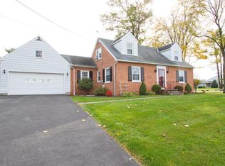 13 London Vale Rd, Gordonville, PA 17529