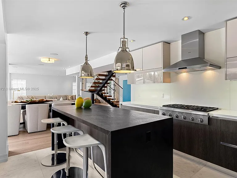 575 Bay Point Rd — Photo 37