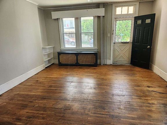4th image of 534 E Arch St