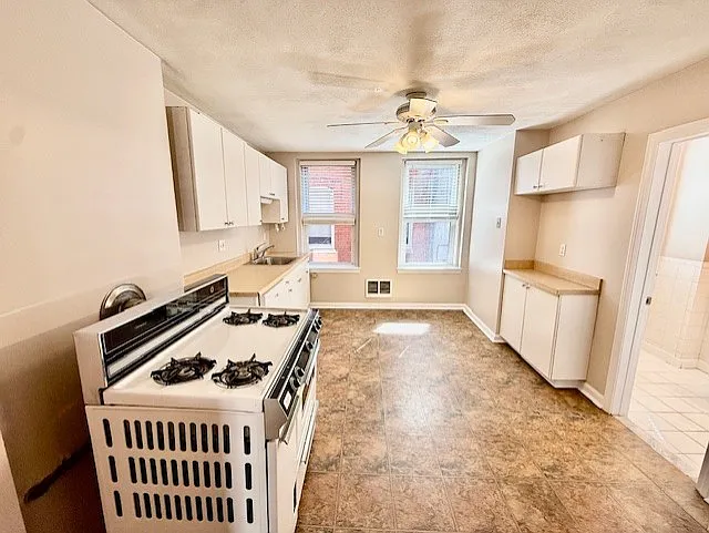 2 Baldwin Pl #3L — Photo 2