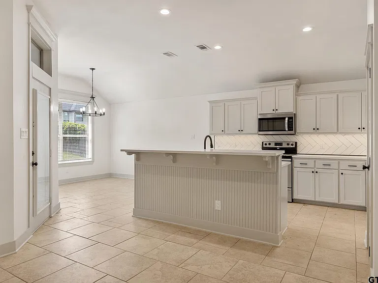 7343 Rockpoint Ln — Photo 9