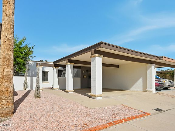 3rd image of 1706 E GAYLON Drive