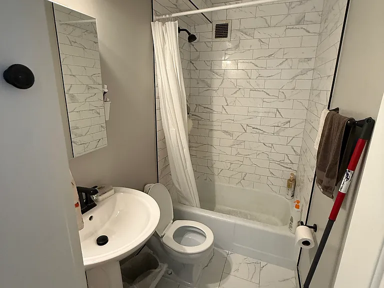 1400 Chicago Ave — Photo 19