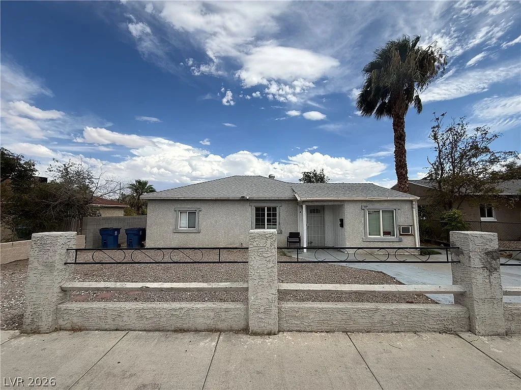 1 bed, 1.0 bath, 1396 sqft, $915 — Photo 1