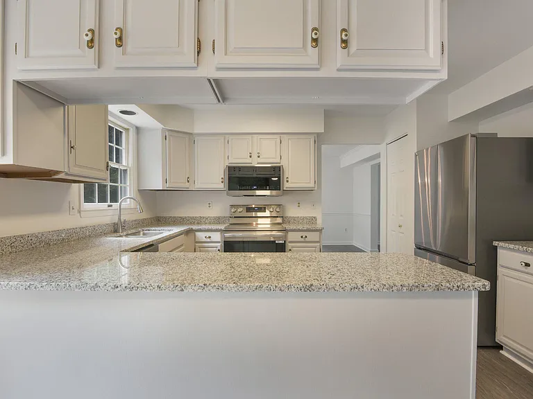 91 Premier Ct — Photo 12