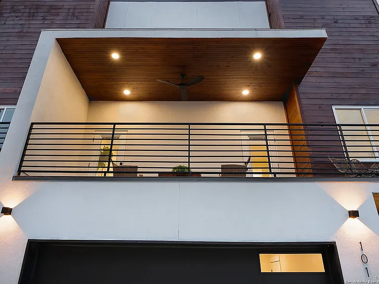 1019 S Hackberry St #201 — Photo 18