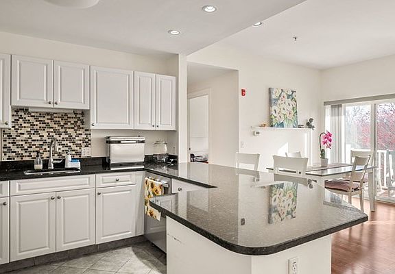 5th image of 614 Pond St Unit 2306