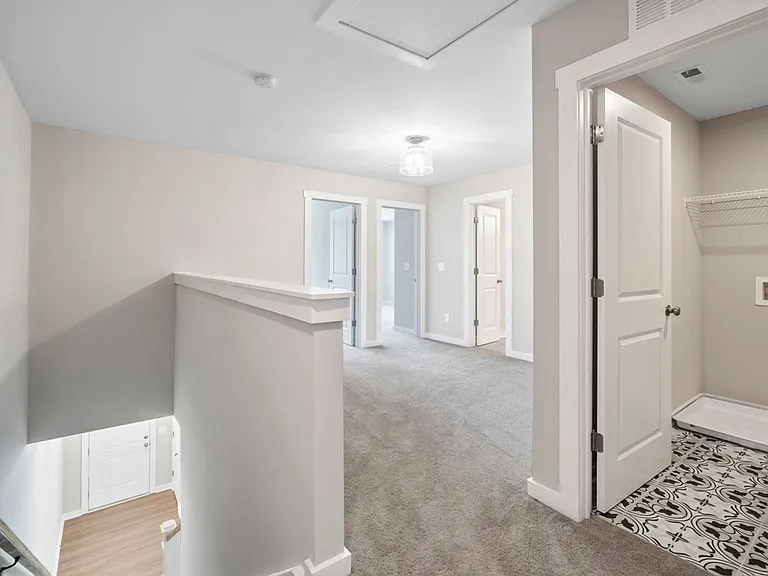 808 Lew St — Photo 17