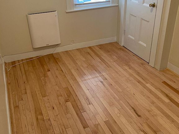 Very small 2nd bedroom.