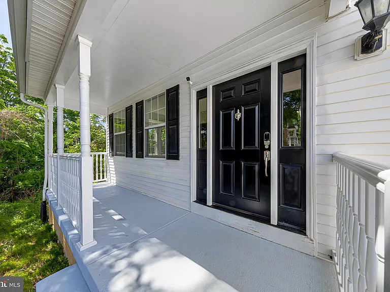 2032 S Langley St — Photo 3