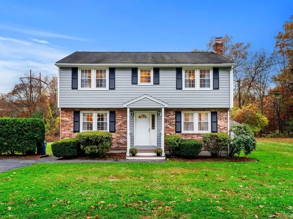 33 Upland Rd, Burlington, MA 01803