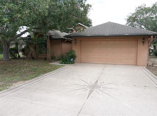 4531 Treasure Cay Rd, Tavares, FL 32778