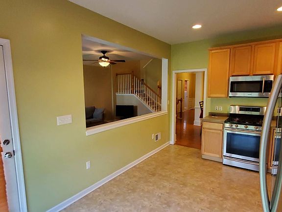 5th image of 8 Bainbridge Pl Unit 803
