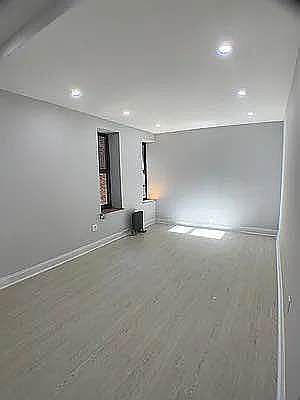 3rd image of 560 W 151st St APT A2