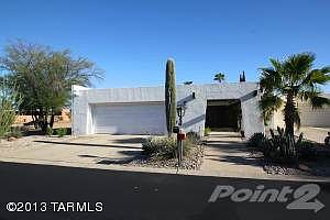2 Master Suites & 3rd BR/ Den TH