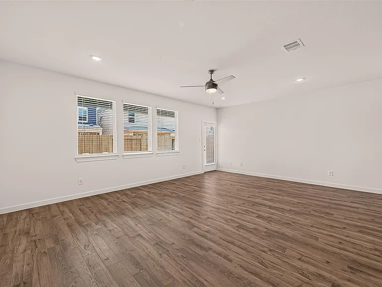 3527 Lovebird Ln — Photo 12