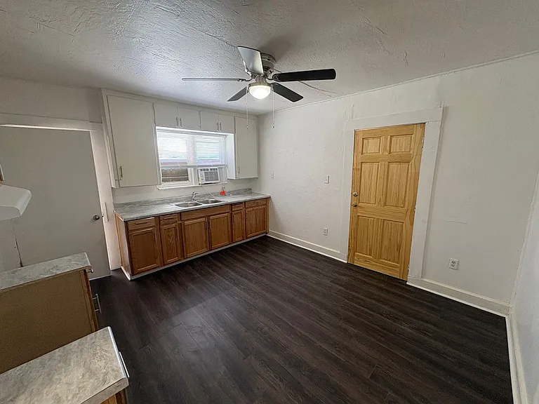 10596 Lewis Dr — Photo 9