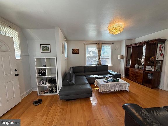 5th image of 1320 Brighton St