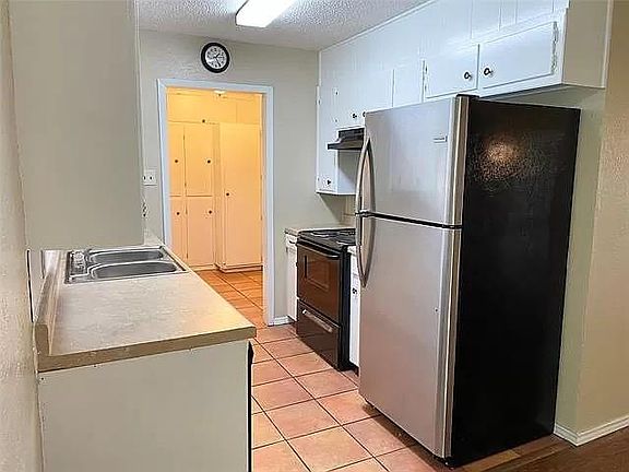 5th image of 613 Todd Ct