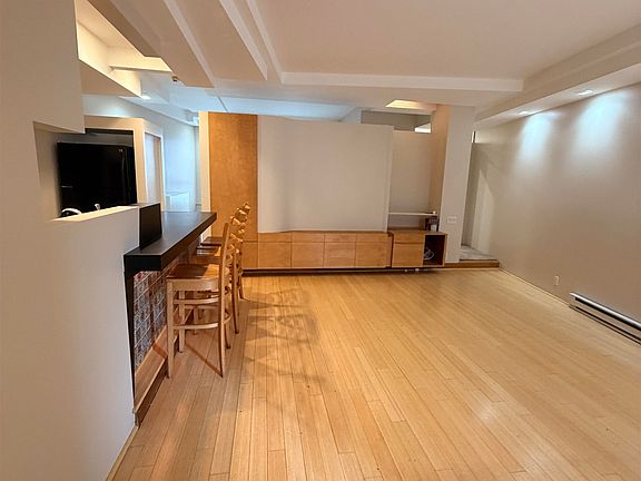4th image of 401 State St #P101