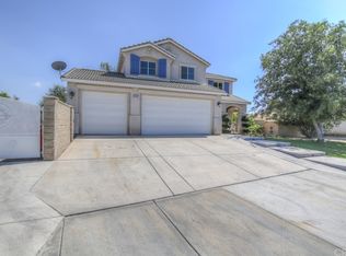 19299 Rocky Summit Dr, Perris, CA 92570