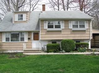 20 Elm St, Colonia, NJ 07067