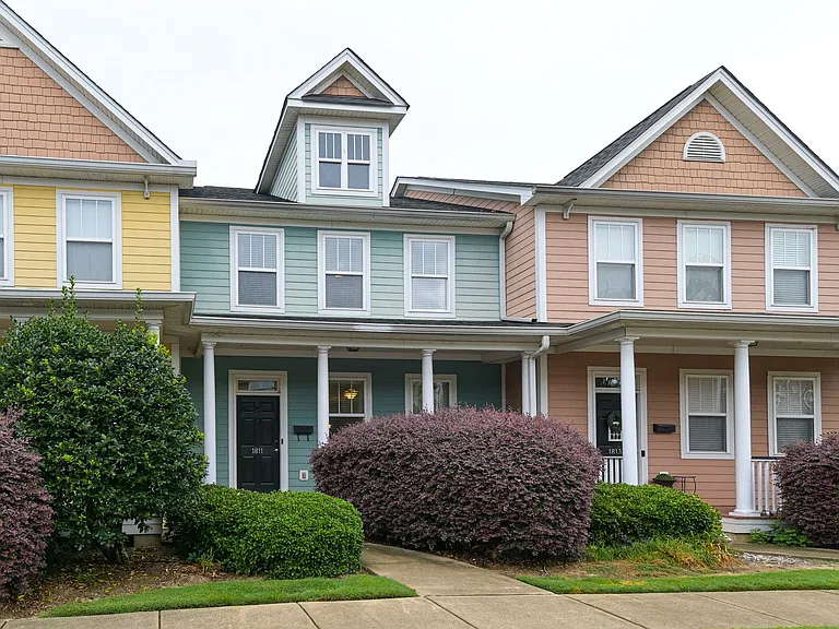 1811 Pulaski St — Photo 1