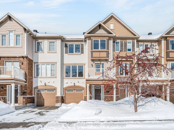 330 Sweet Grass Cir, Ottawa, ON K2J 5W9