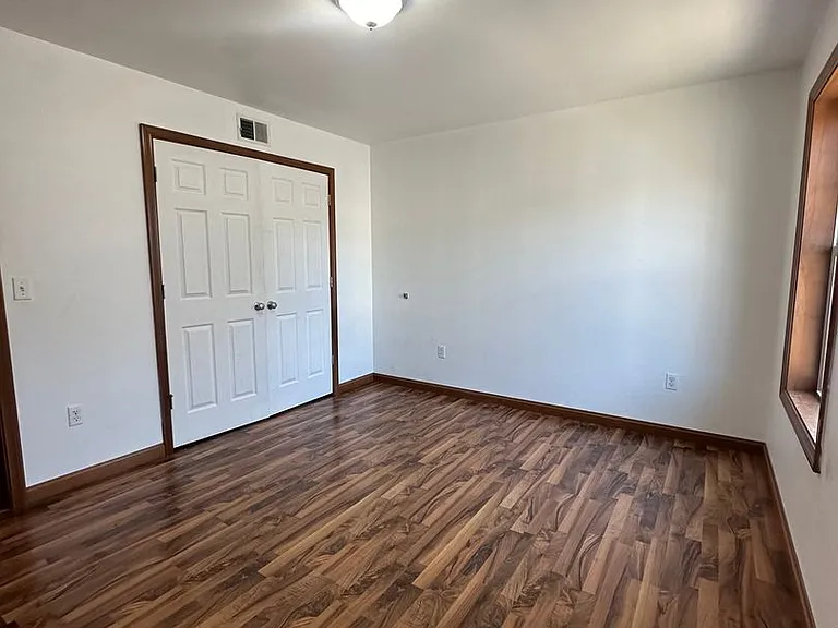 Beautiful Apartment Near Campus — Photo 9