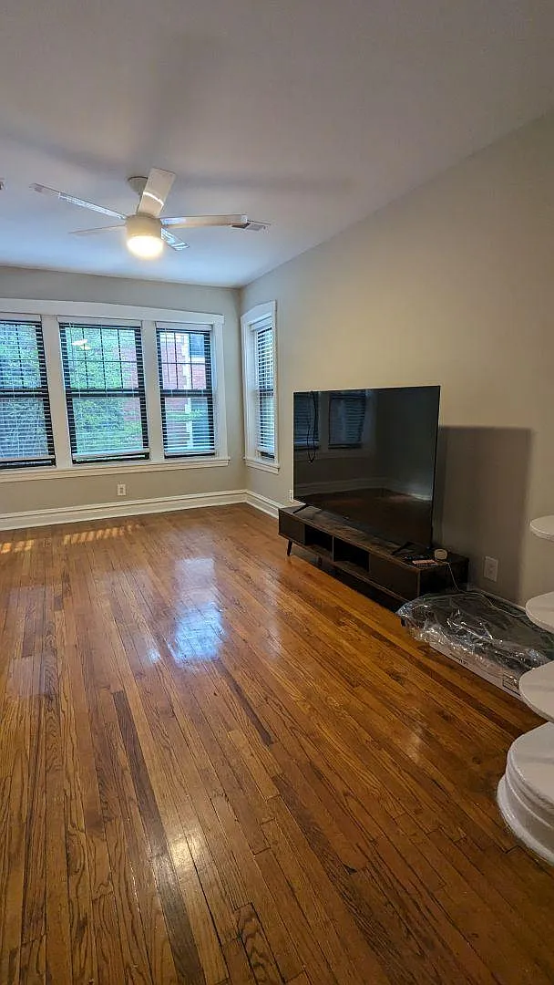 Living Room - 5024 N Winthrop Ave #2W