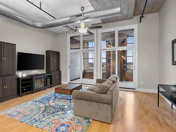 5th image of 4100 Forest Park Ave Unit 317