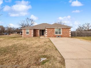 720 W Line St, Dyer, AR 72935