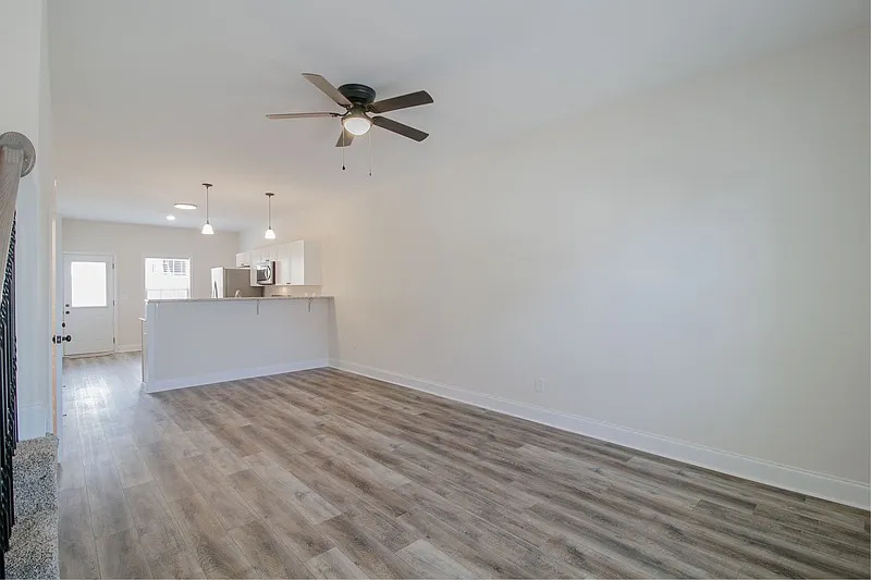 2 bed, 2.5 bath, 1270 sqft, $1,230 — Photo 2
