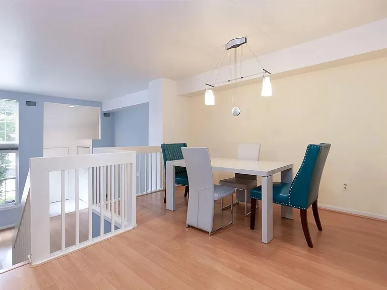 160 Allenhurst Ave — Photo 5