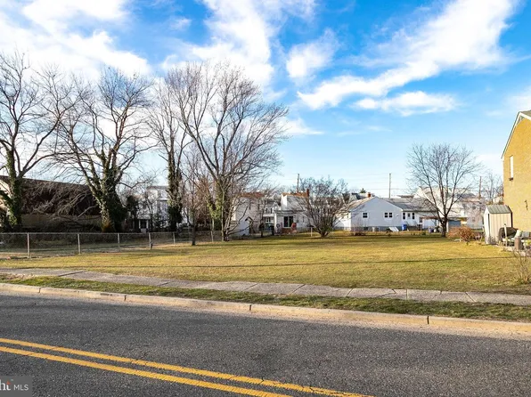 709 Columbus Rd, Burlington, NJ 08016