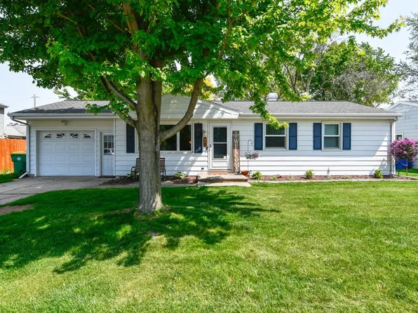 526 Westplain Dr, Green Bay, WI 54303