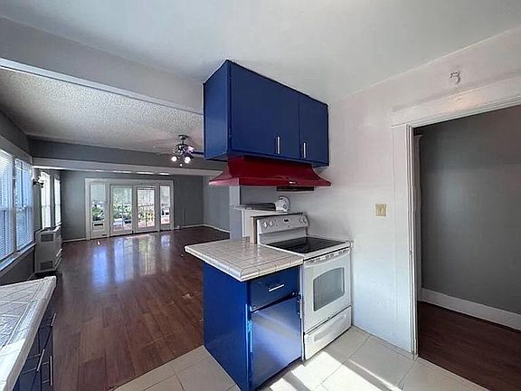4th image of 1231 E 2nd St #1231