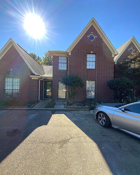 1st image of 465 Blair Dr