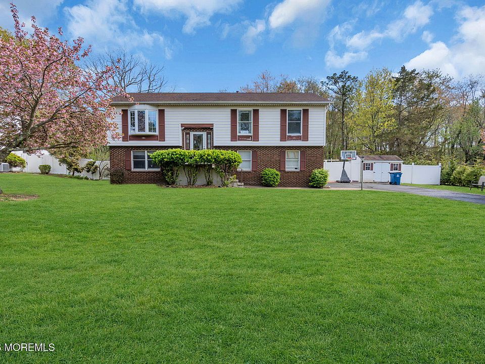 1st image of 69 Hickory Hill Road