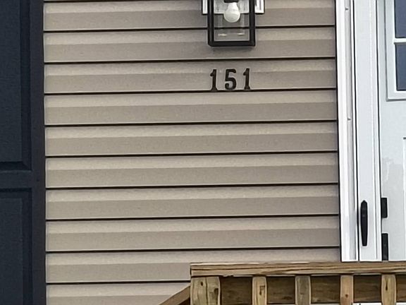2nd image of 151 Merritt Cir