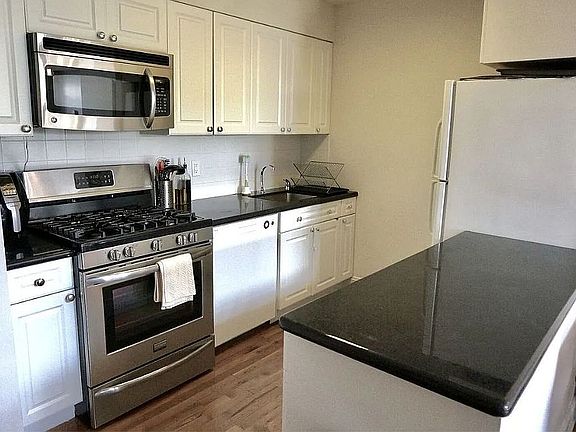 5th image of 15 Calder Pl APT 2a