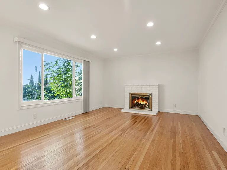 430 Monaco Ave — Photo 12