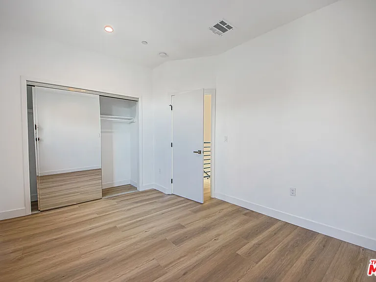 11443 1/2 Hatteras St — Photo 17