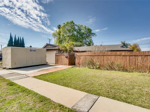 16241 Fairway Ln, Huntington Beach, CA 92649