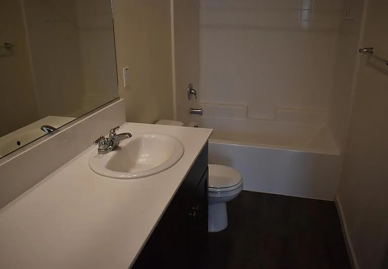 686 Phelps Dr — Photo 15