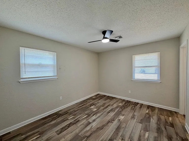 2712 NW Hilltop Dr — Photo 24